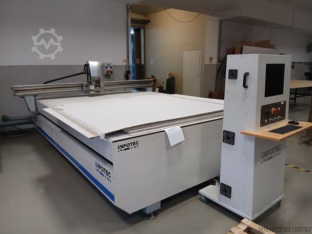 Plotter 4 CNC CNC Router- Engraver InfoTec 3025 C