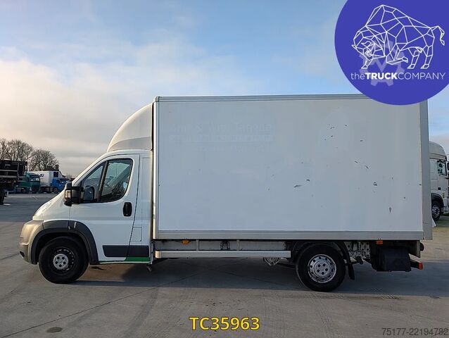 Suitcase Peugeot Boxer 2.0 HDI BOX + LIFT - ONLY ONE PART OF REG...