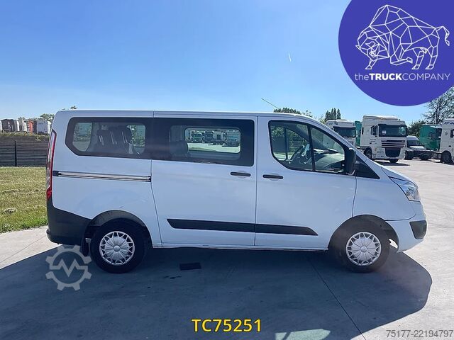 Passenger transportation Ford Transit Transit kombi 130.35 9 places