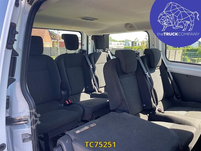 Passenger transportation Ford Transit Transit kombi 130.35 9 places