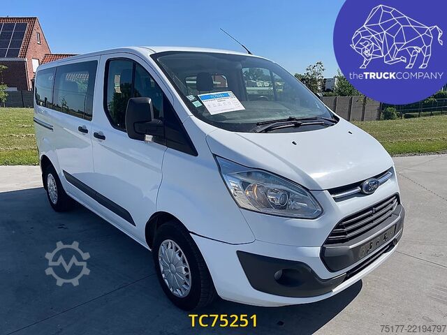 Passenger transportation Ford Transit Transit kombi 130.35 9 places