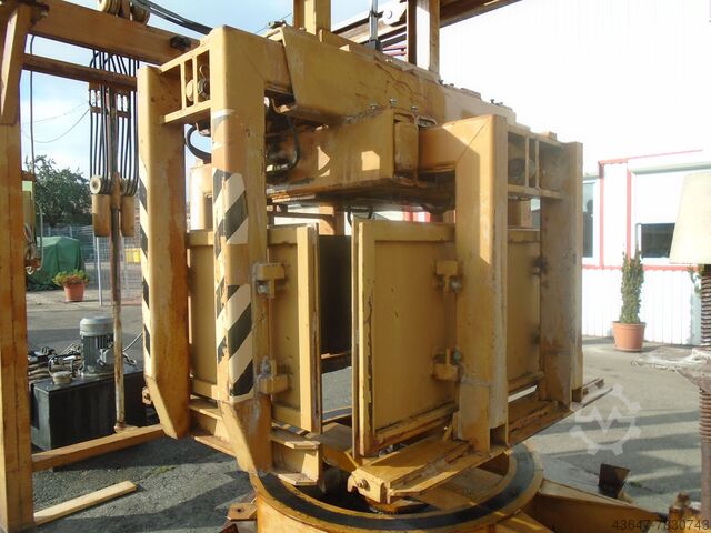 #5837 HYDRAULIC STACKING EQUIPMENT AGROMAT BEF-15