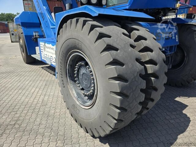 Full-container reach stacker Hyster RS4633IH