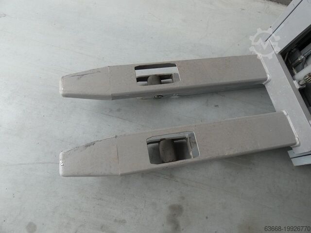 Deichselstapler Jungheinrich EJC 212 - 430 DZ