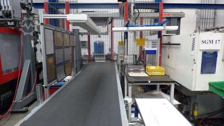 Plastic injection molding machine TOYO INJECTION SA-180V-M 300