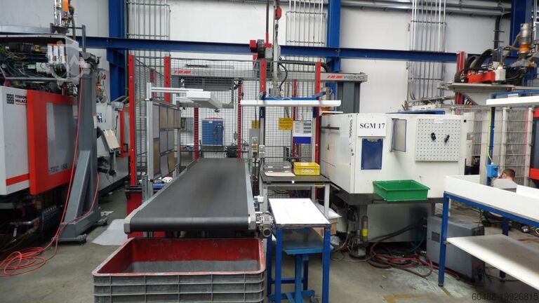 Plastic injection molding machine TOYO INJECTION SA-180V-M 300