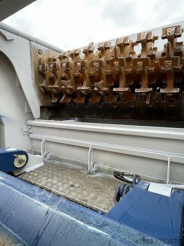 Mobile twin-shaft shredder. LINDNER MIURA 1500