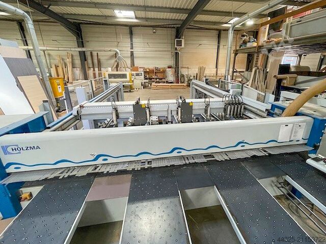 Plattensäge mit automatischer Beschickung HOLZMA HPL 380/43/22