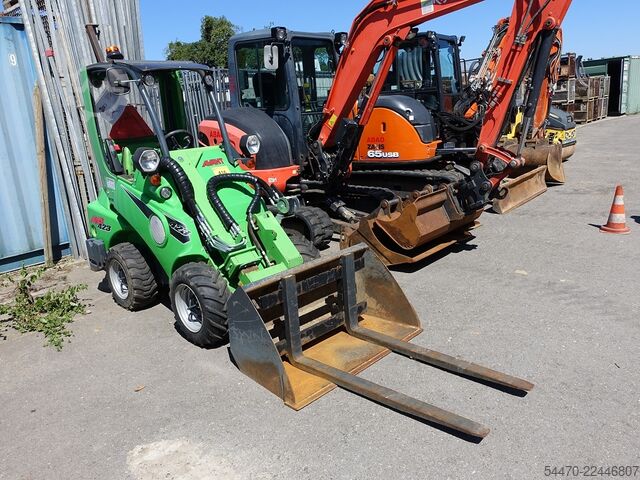 Wheel loader / multi-function loader Avant Tecno 423
