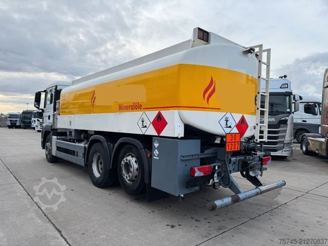 LKW mit Tankaufbau MAN TGS 26.360*3 KAMMER MIT OBEN UND UNTEN*LENK&LI