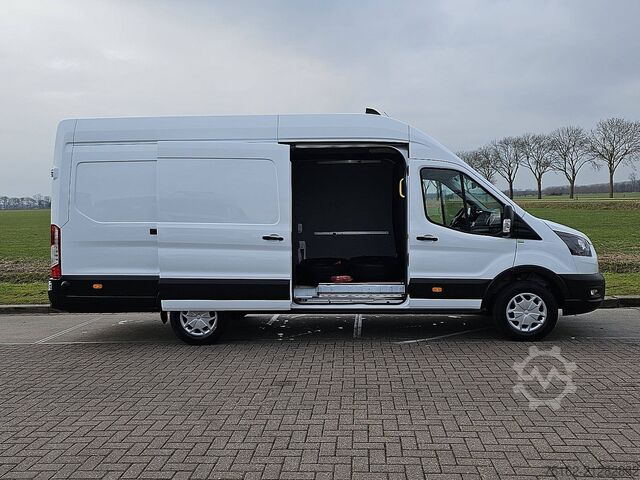 High-roof van FORD TRANSIT 2.0 L4H3 Navi RWD!