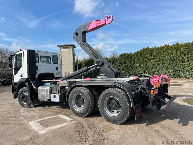 Abrollkipper IVECO IVECO TRAKKER 360 SCARRABILE 6X4