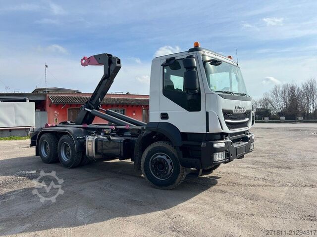Abrollkipper IVECO IVECO TRAKKER 360 SCARRABILE 6X4