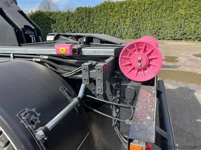 Abrollkipper IVECO IVECO TRAKKER 360 SCARRABILE 6X4