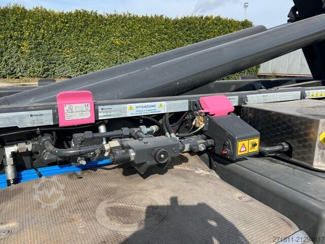 Abrollkipper IVECO IVECO TRAKKER 360 SCARRABILE 6X4