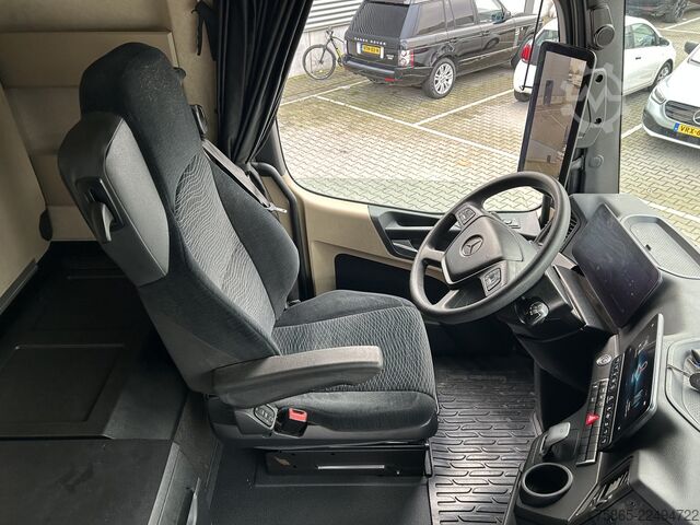 Standard tractor Mercedes-Benz Actros 1842 Streamspace / 574 dkm / Tacho V2 / ...
