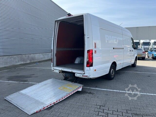 Panel van Mercedes-Benz Sprinter 319 3.0 V6 CDI / Sleeper Cab / L4 H3 /...