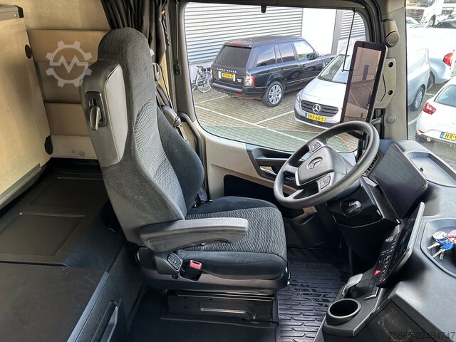 Standard tractor Mercedes-Benz Actros 1842 Streamspace / 627 dkm / Tacho V2 / ...