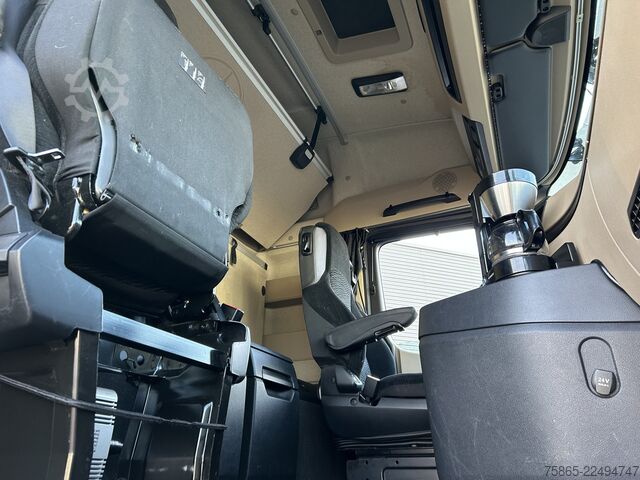 Standard tractor Mercedes-Benz Actros 1842 Streamspace / 627 dkm / Tacho V2 / ...