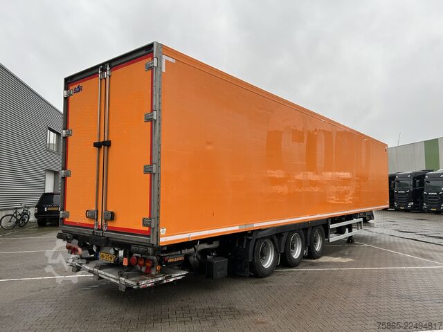 Refrigerated/freezer transport SOR Iberica SOR-S3E / Carrier Vector 1550 / Frigo / Loadlif...