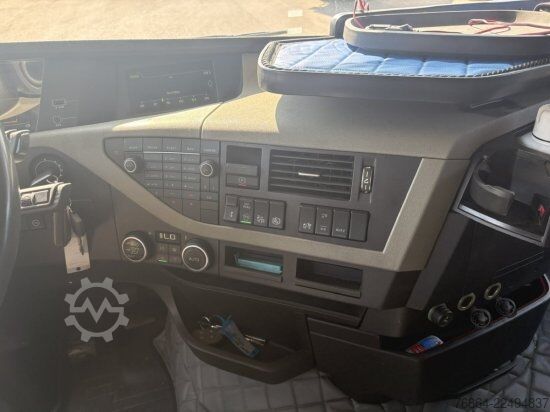 Standard tractor unit VOLVO FH 420, EURO6,  I-SHIFT, VEB+