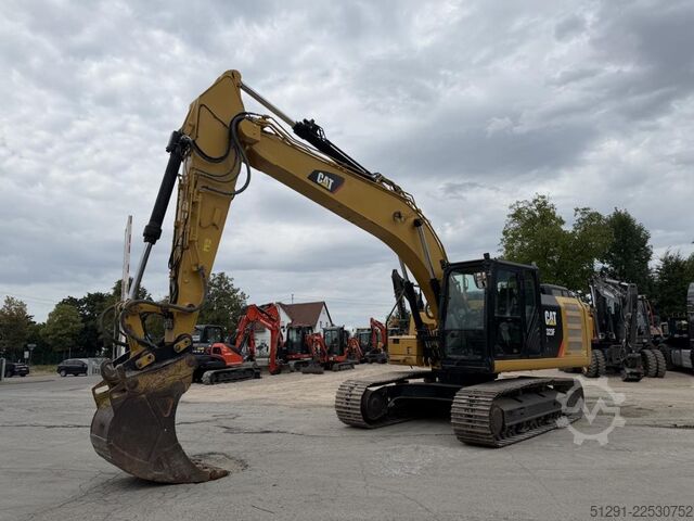 EXCAVATOR Caterpillar 323 FL