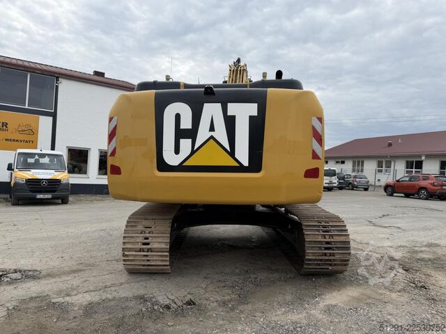 EXCAVATOR Caterpillar 323 FL