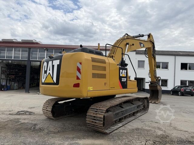 EXCAVATOR Caterpillar 323 FL