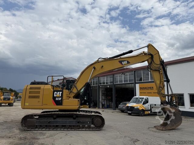 EXCAVATOR Caterpillar 323 FL