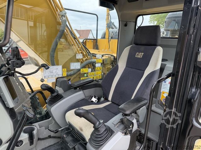 EXCAVATOR Caterpillar 323 FL