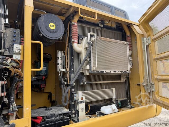 EXCAVATOR Caterpillar 323 FL