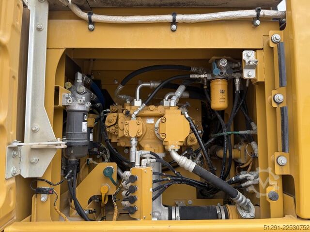 EXCAVATOR Caterpillar 323 FL