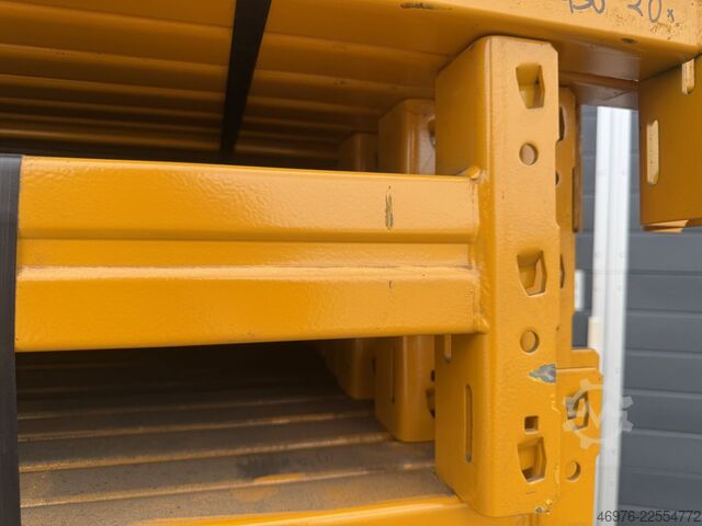 2.700 mm Lichte Weite/ K: 85x50mm / gelb META (Thyssen) Palettenregaltraverse Traverse Regal