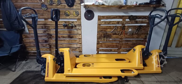Manual pallet jack raklapemelő béka Jungheinrich raklapemelő béka Am22