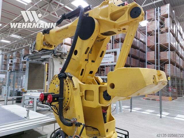 Industrieroboter mit Förderbandsystem u. Sicherheitszaun FANUC M-2000iA/1700L (2018) FANUC M-2000iA/1700L