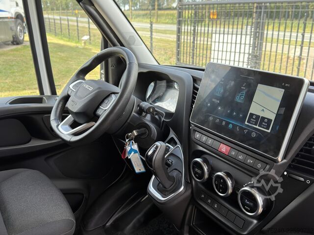 Iveco Daily 35S16V HA8 2.3L 160pk L3H2 W3520L | Automaat | Adaptive Cruise | Camera | Trekhaak | Iveco Daily 35S16V HA8 2.3L 160pk L3H2 W3520L | Autom...
