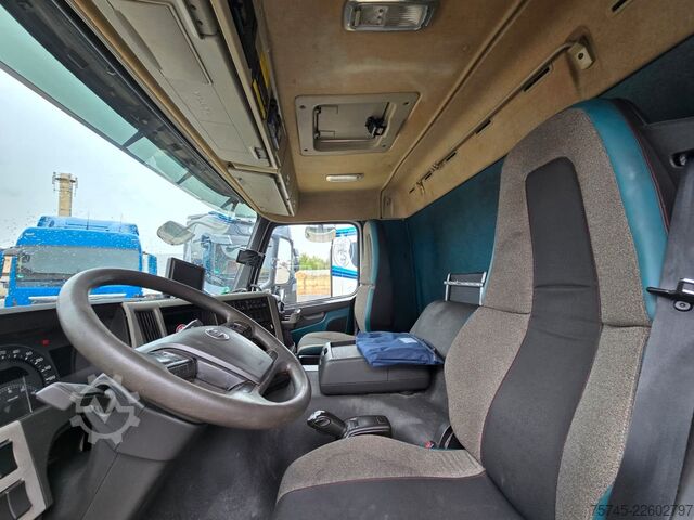 Refrigerated truck VOLVO FM420*FRIGOBLOCK*VOLLLUFT*PALFINGER LBW  2.5T*