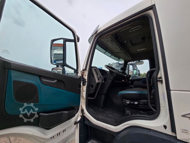 Refrigerated truck VOLVO FM420*FRIGOBLOCK*VOLLLUFT*PALFINGER LBW  2.5T*