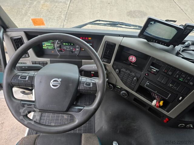 Refrigerated truck VOLVO FM420*FRIGOBLOCK*VOLLLUFT*PALFINGER LBW  2.5T*