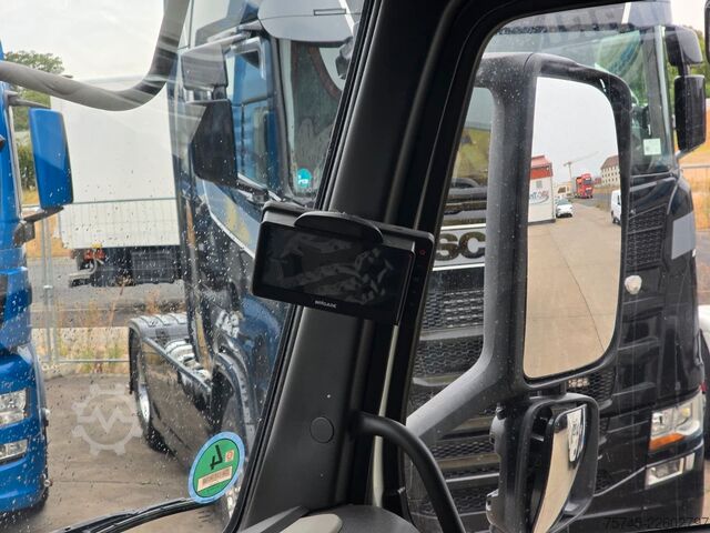 Refrigerated truck VOLVO FM420*FRIGOBLOCK*VOLLLUFT*PALFINGER LBW  2.5T*
