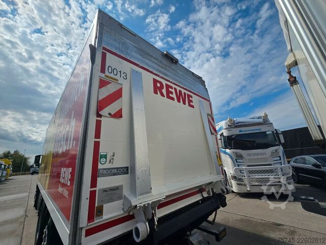 Refrigerated truck VOLVO FM420*FRIGOBLOCK*ROHR DURCHLADER*LBW  2.5T*