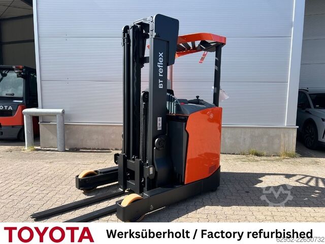 Schubmaststapler Toyota RRE 160 H / nur 950h!