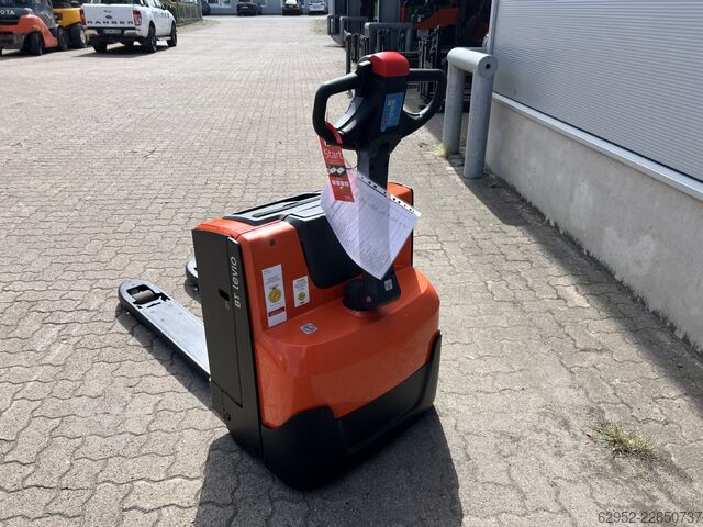 Niederhubwagen Toyota LWE 200 / nur 90 Std.!