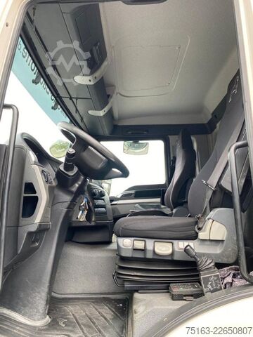 Tipper truck MAN TG-S 26.400 6x2-2 BL 3-Achs Kipper Kran +Funk+Gr