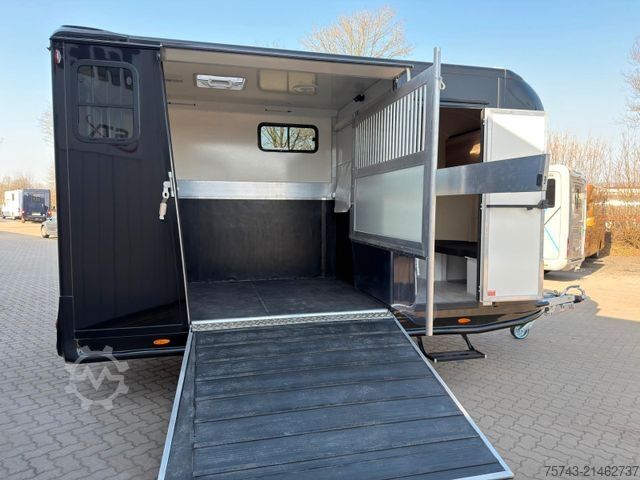 Horse transport trailer  ANKA Steinsberger 2,5t  Pferdeanh.m  Wohn. Dusch