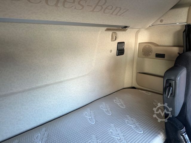 Standard tractor unit MERCEDES-BENZ Actros1851 Safety 1150L Xenon Retarder Standklim