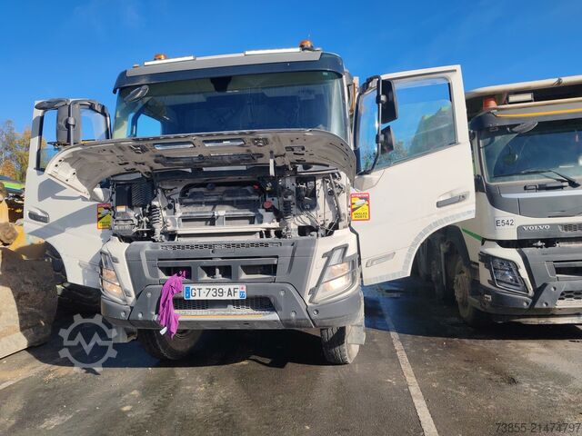 Knickgelenkter Muldenkipper Volvo FMX500
