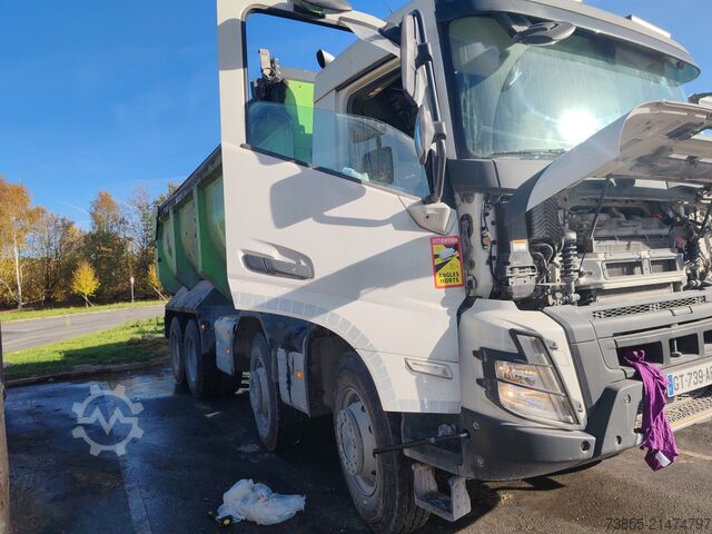 Knickgelenkter Muldenkipper Volvo FMX500