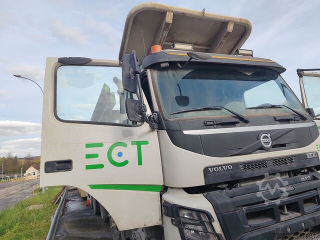 Knickgelenkter Muldenkipper Volvo FMX500 (not road legal)