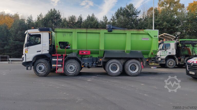 Knickgelenkter Muldenkipper Volvo FMX 500